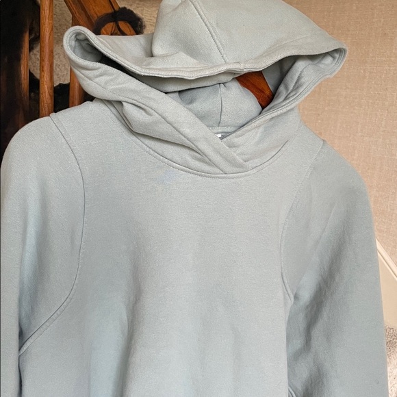 Lululemon Loungeful Cropped Hoodie - Picture 3 of 11
